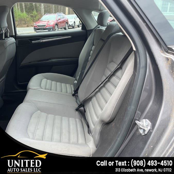 Used 2014 Ford Fusion S FWD image 19