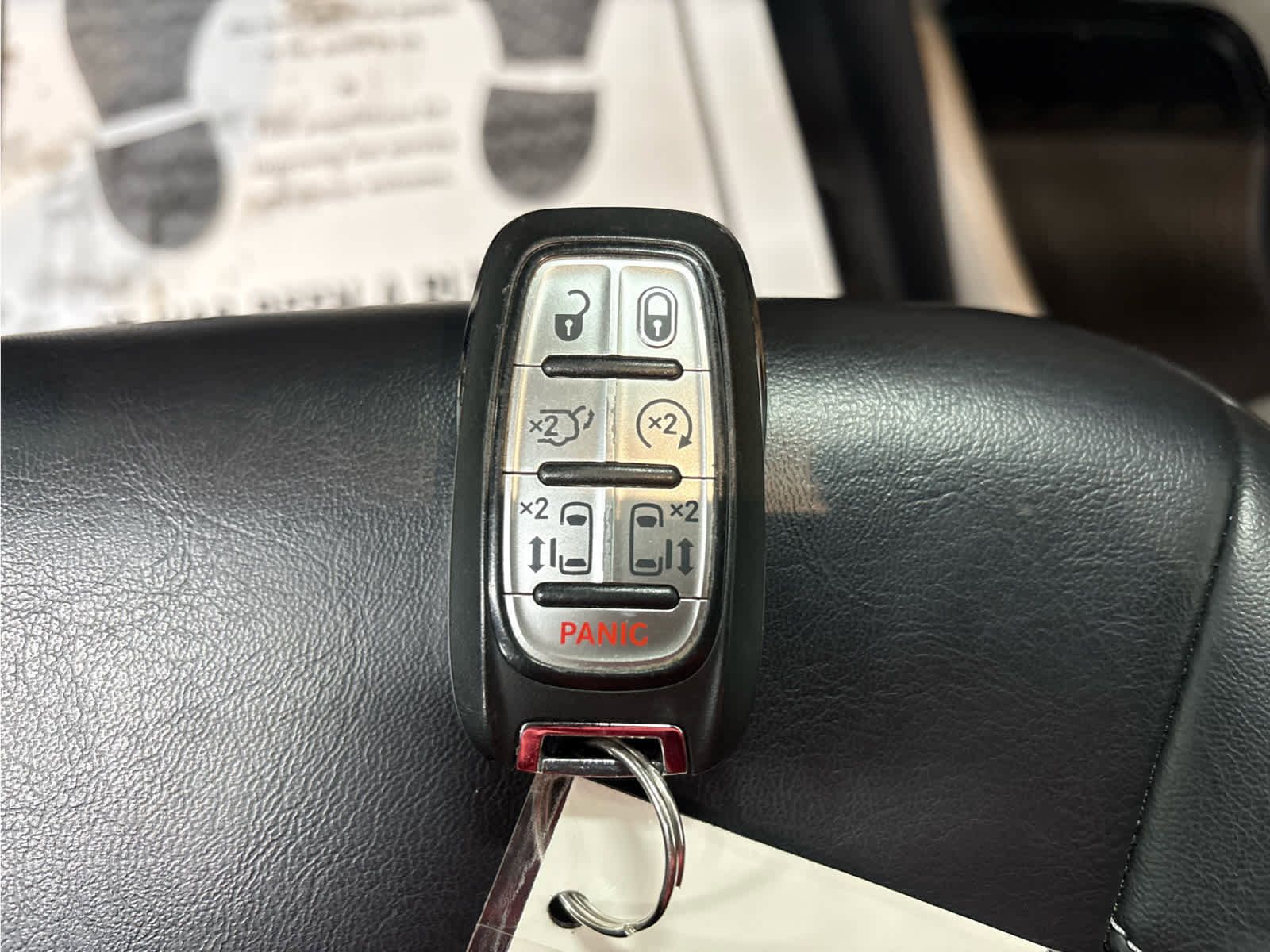 Used 2023 Chrysler Pacifica Touring-L image 29