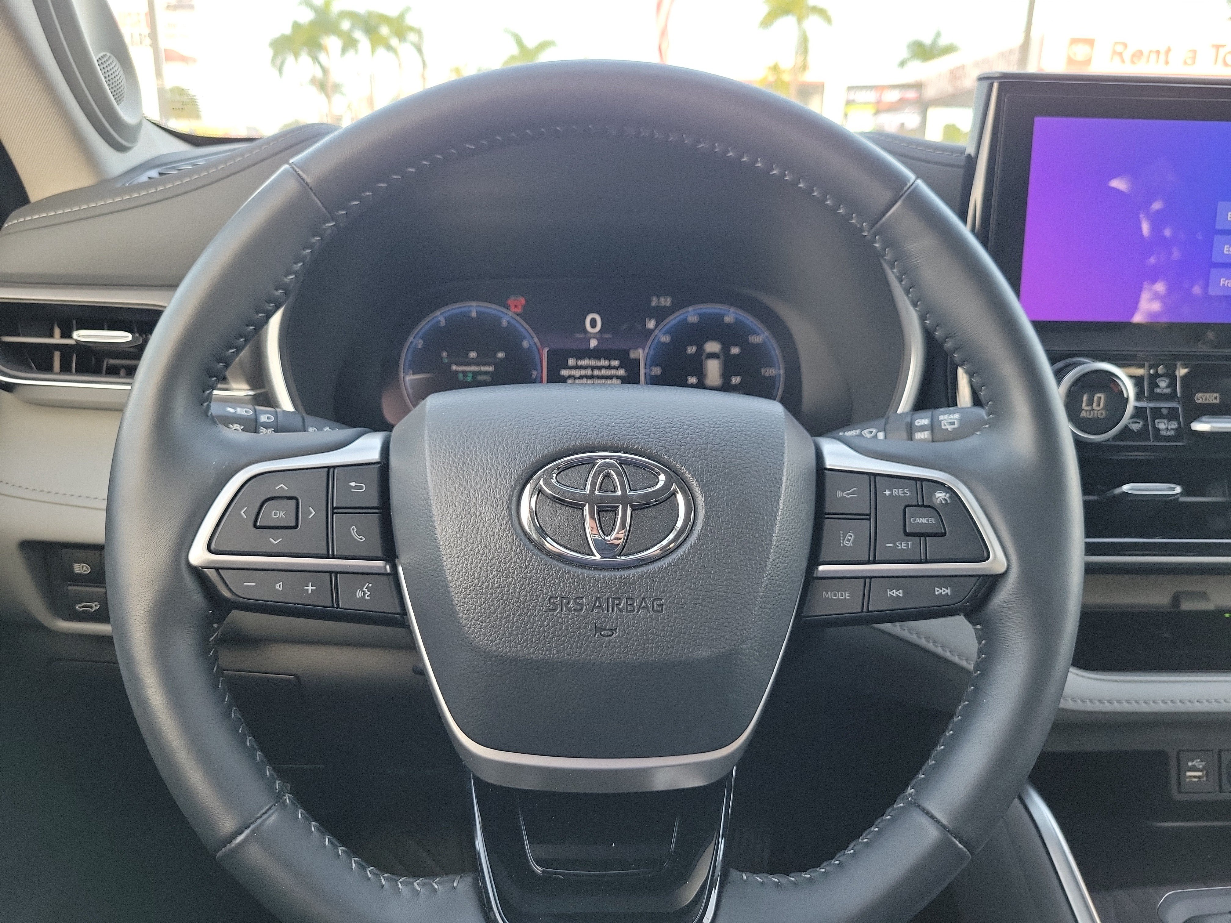 Used 2025 Toyota Highlander Limited FWD image 22