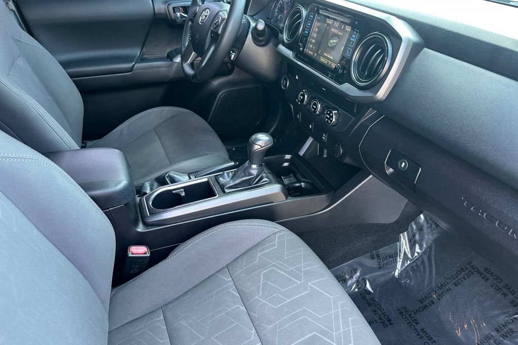 Used 2016 Toyota Tacoma TRD Sport w/ Towing Package RWD image 17