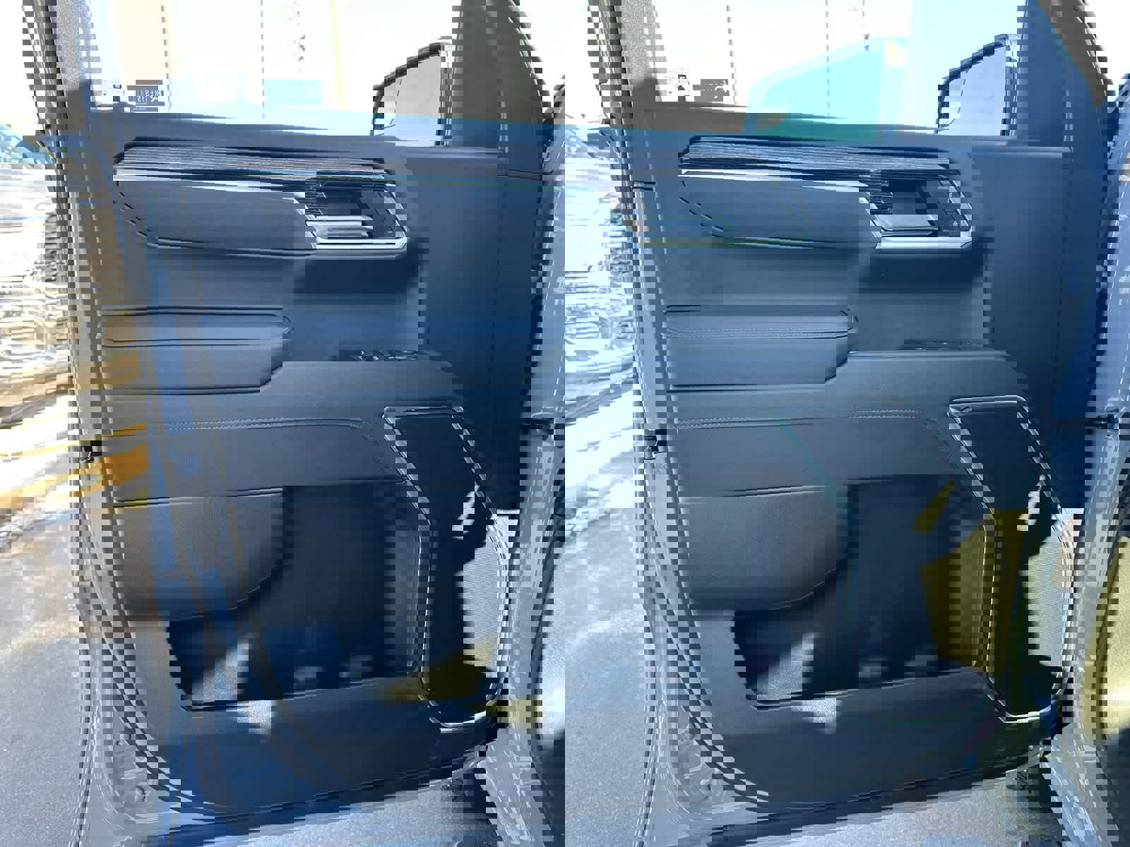 New 2025 GMC Sierra 1500 SLE w/ Preferred Package image 22