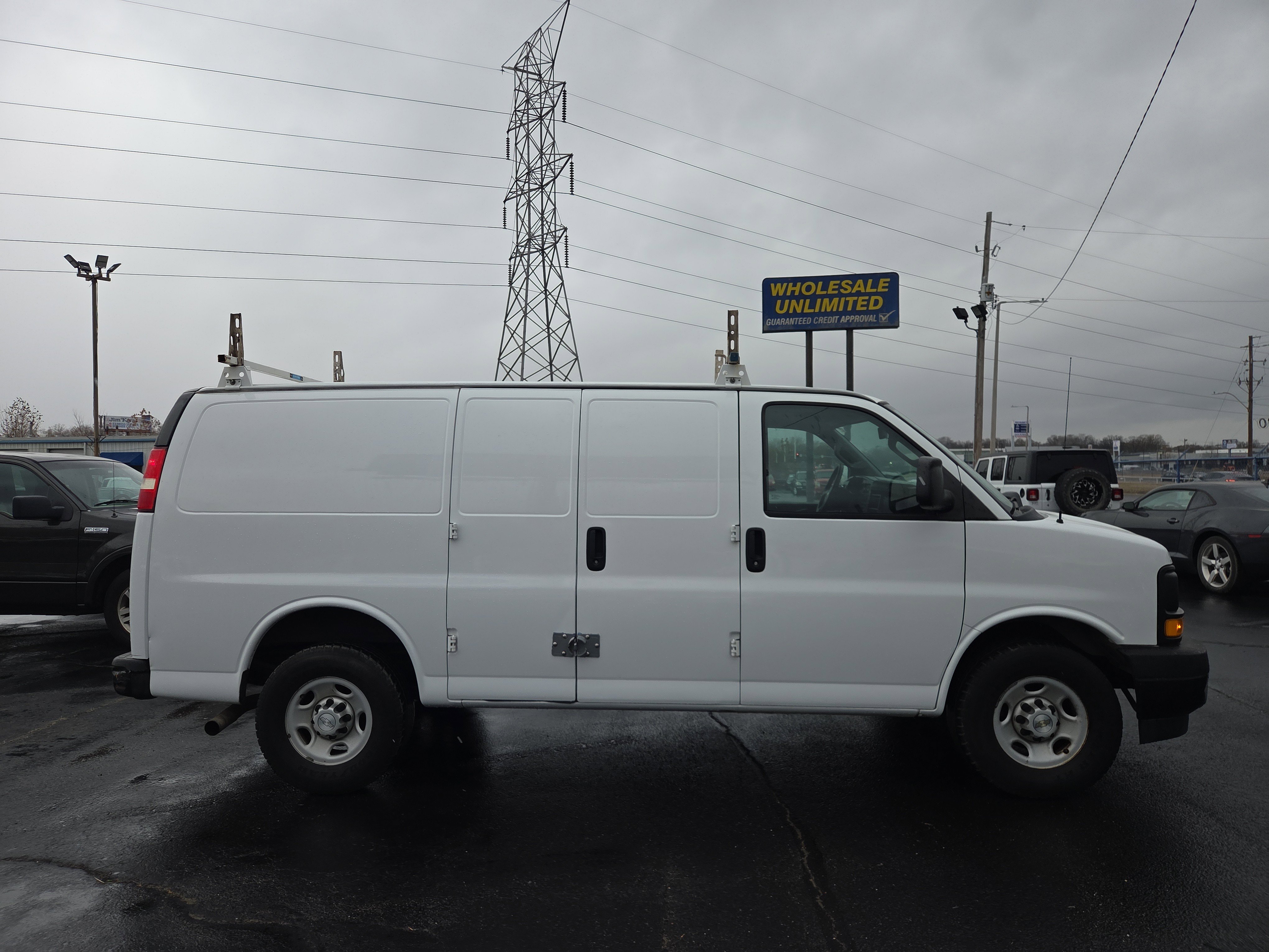 Used 2017 Chevrolet Express 2500 image 6