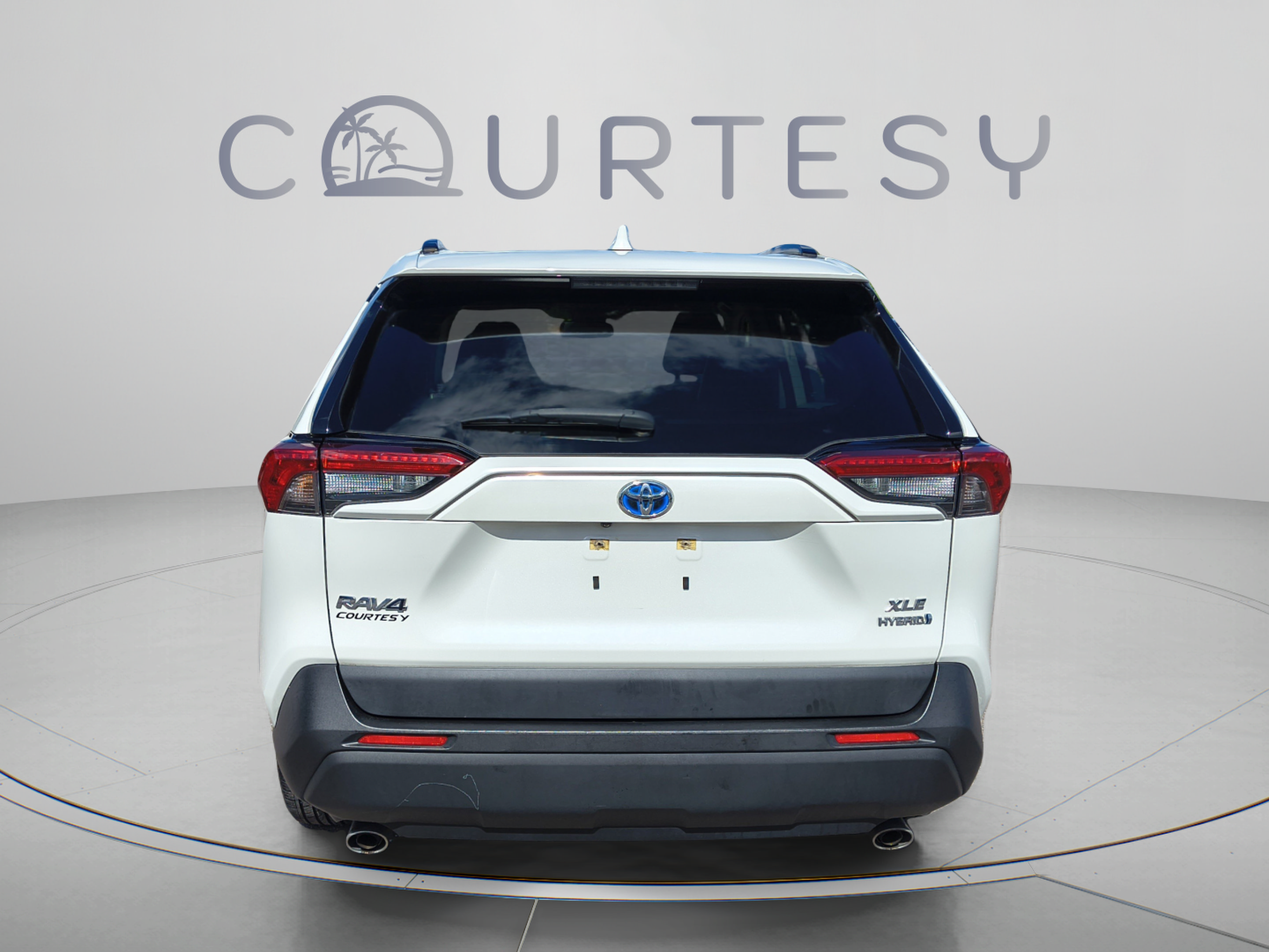 Used 2021 Toyota RAV4 XLE Premium AWD/4WD image 4