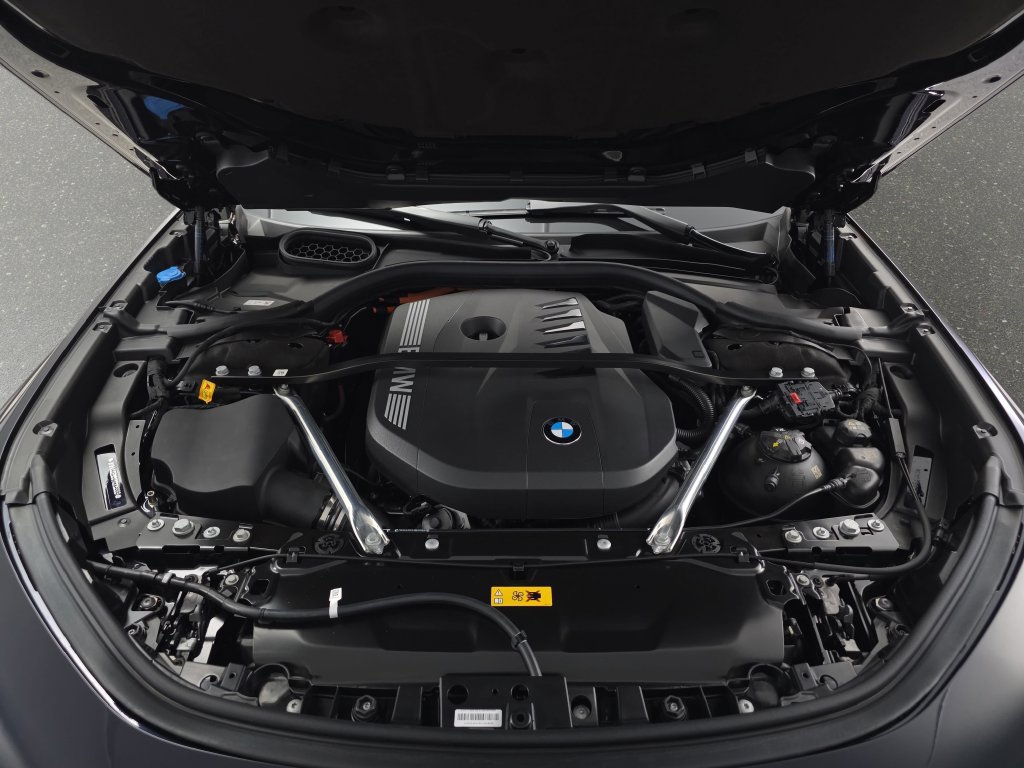 New 2026 BMW 750e xDrive w/ Executive Package AWD/4WD image 30