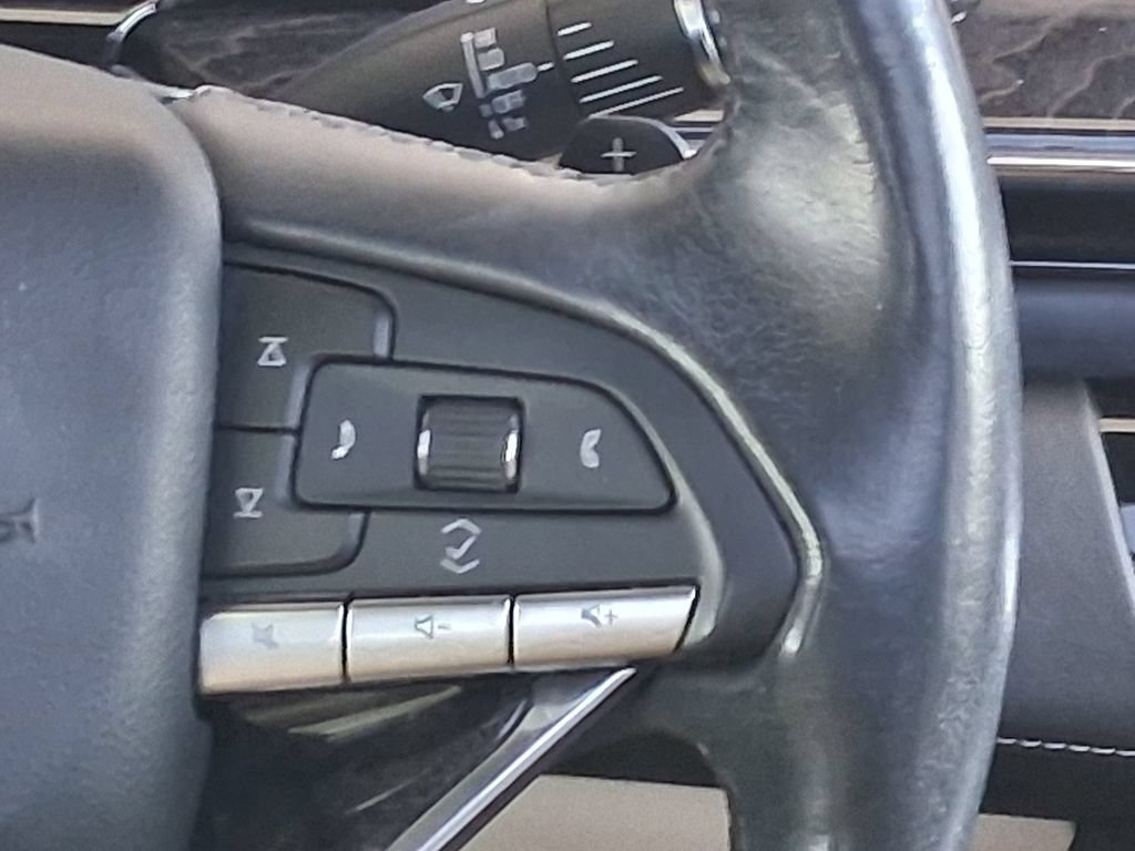 Used 2023 Cadillac Escalade Premium Luxury w/ Performance Package AWD/4WD image 11