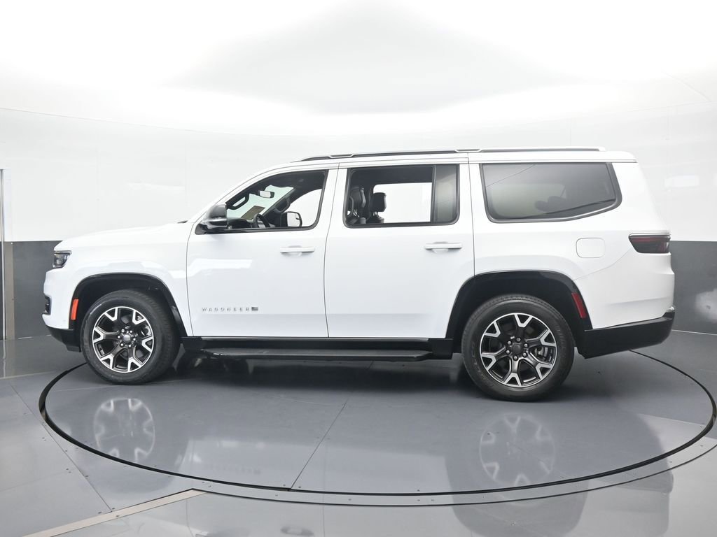 Used 2023 Jeep Wagoneer Series III w/ Preferred Equipment Group image 3