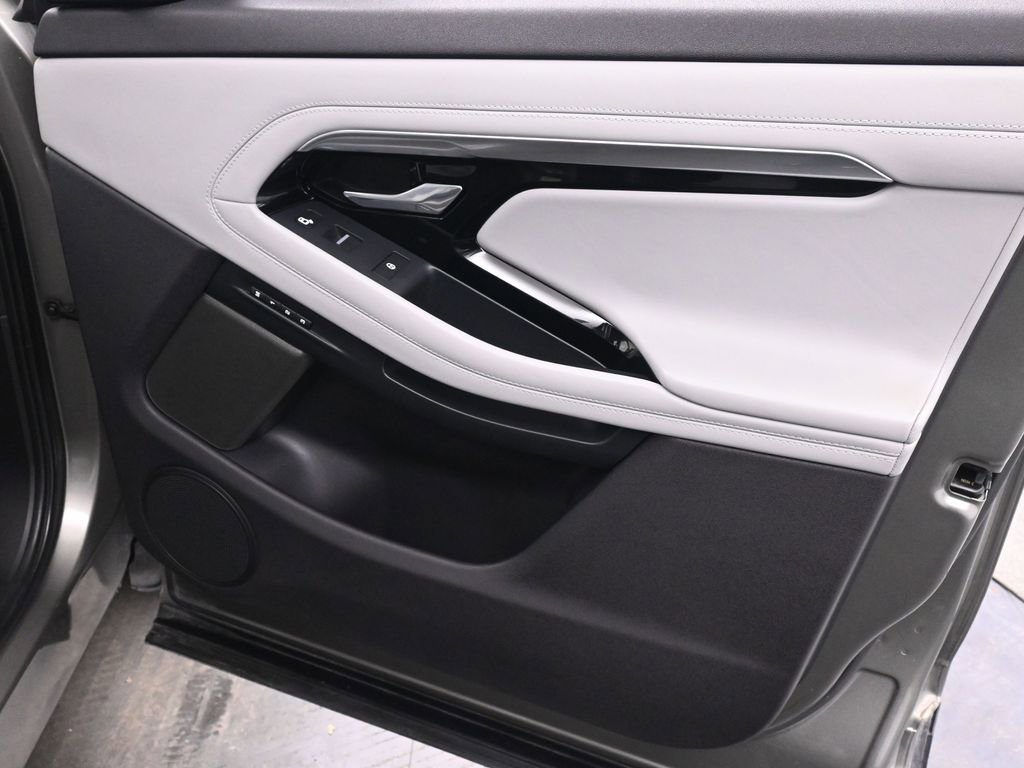 Used 2020 Land Rover Range Rover Evoque R-Dynamic HSE image 20