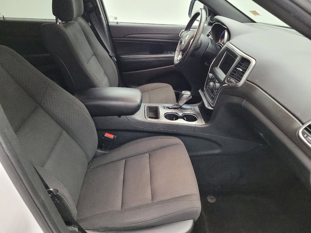 Used 2018 Jeep Grand Cherokee Laredo AWD/4WD image 21