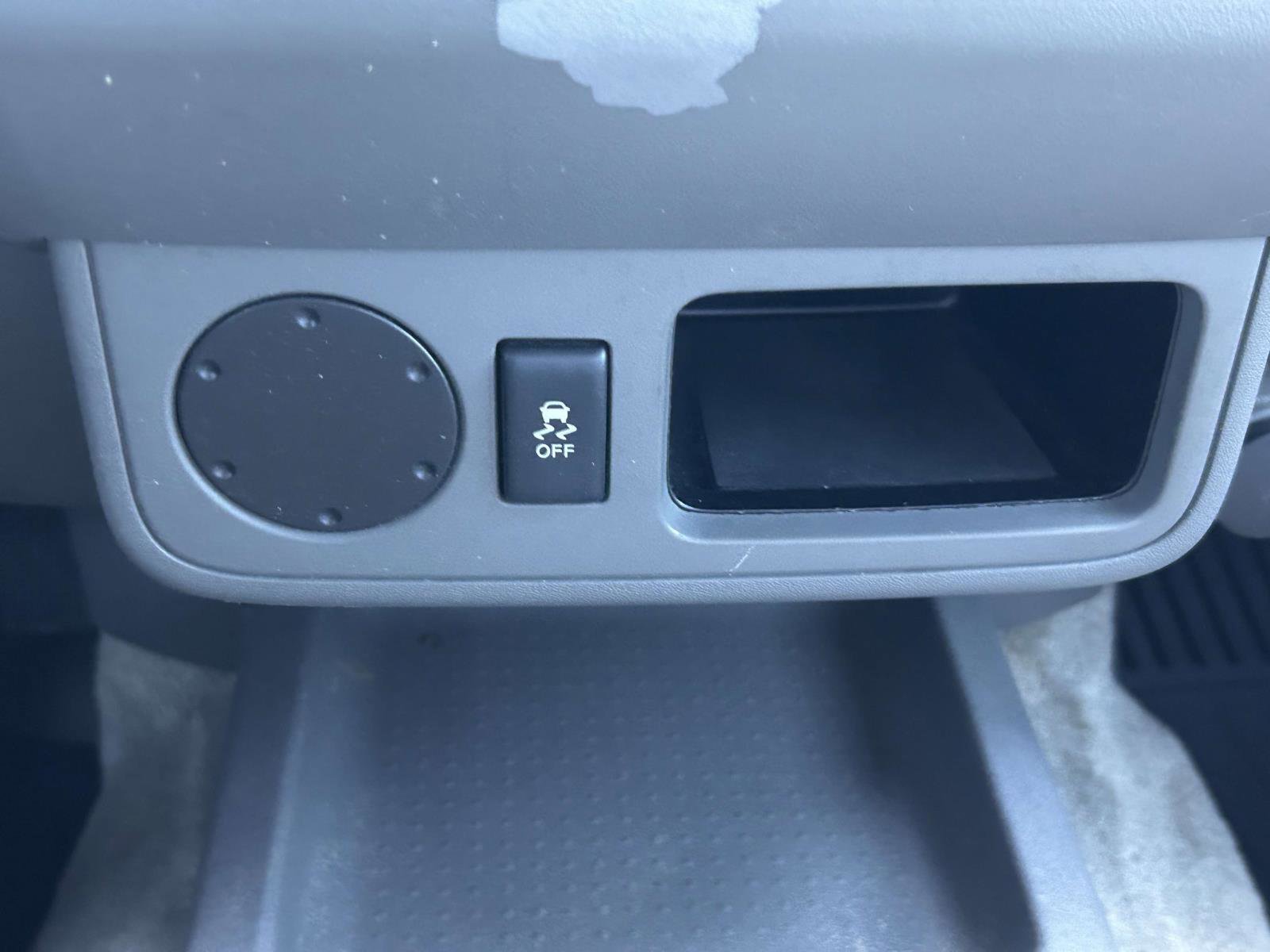 Used 2018 Nissan Frontier SV image 23