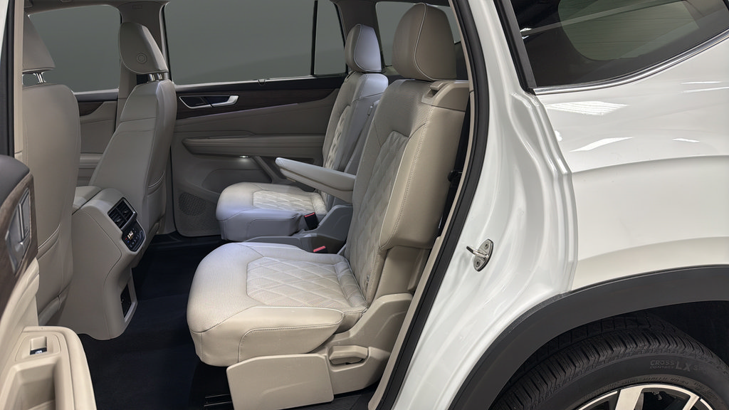 Used 2025 Volkswagen Atlas SEL Premium R-Line AWD/4WD image 24