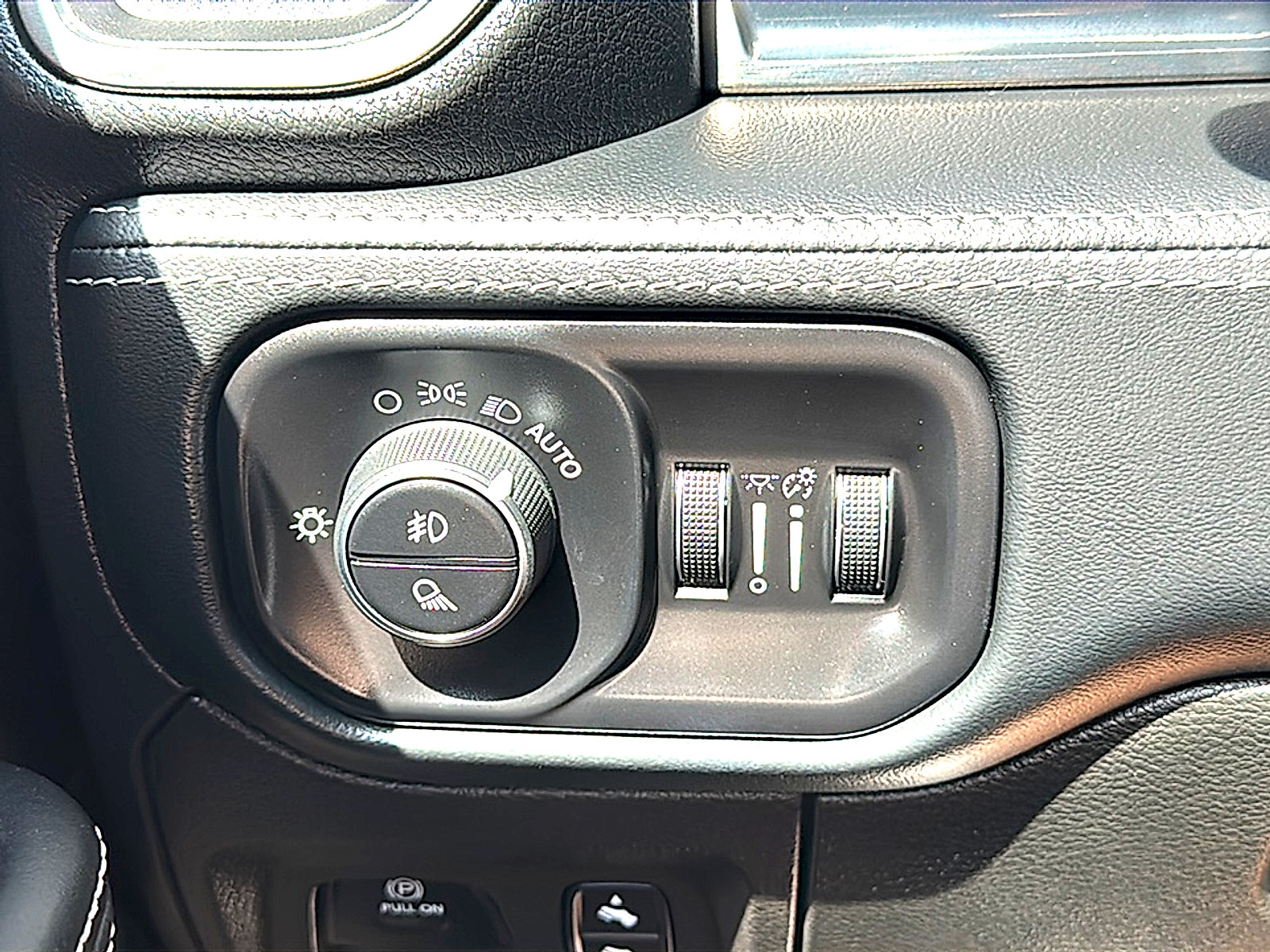 Used 2019 RAM 1500 Limited RWD image 39