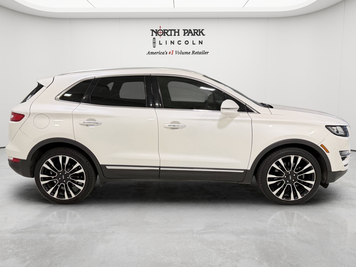 Used 2019 Lincoln MKC Reserve w/ MKC Climate Package AWD/4WD image 6