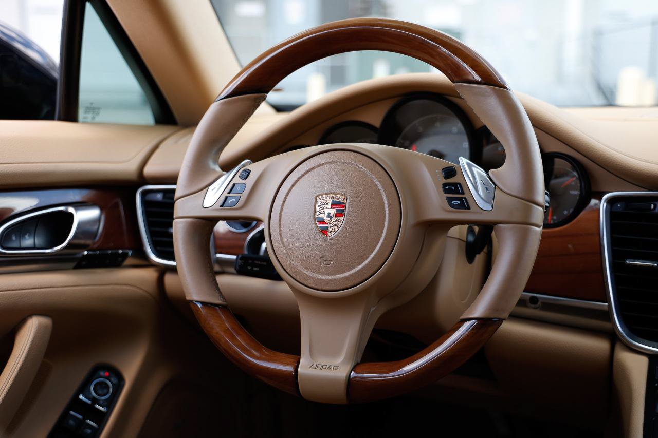 Used 2014 Porsche Panamera S RWD image 28