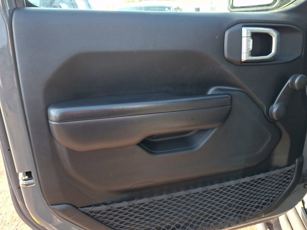 Used 2021 Jeep Wrangler Sport image 12