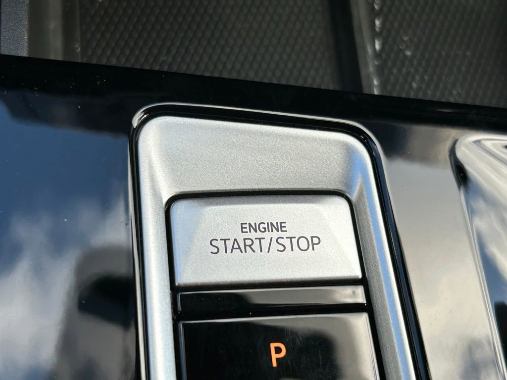 Used 2024 Volkswagen Atlas Cross Sport SE image 40