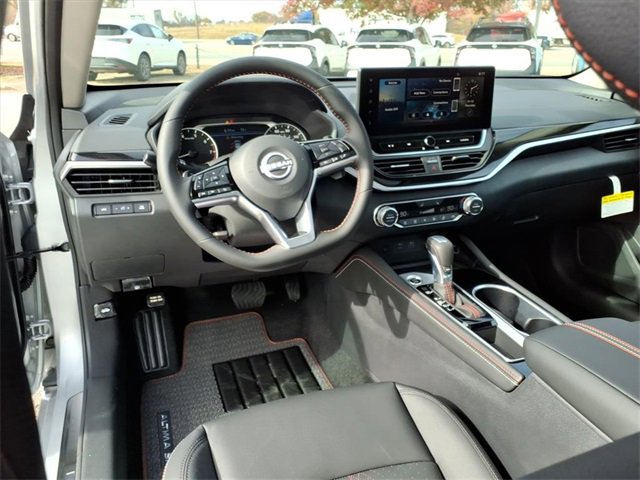 New 2025 Nissan Altima 2.5 SR image 10