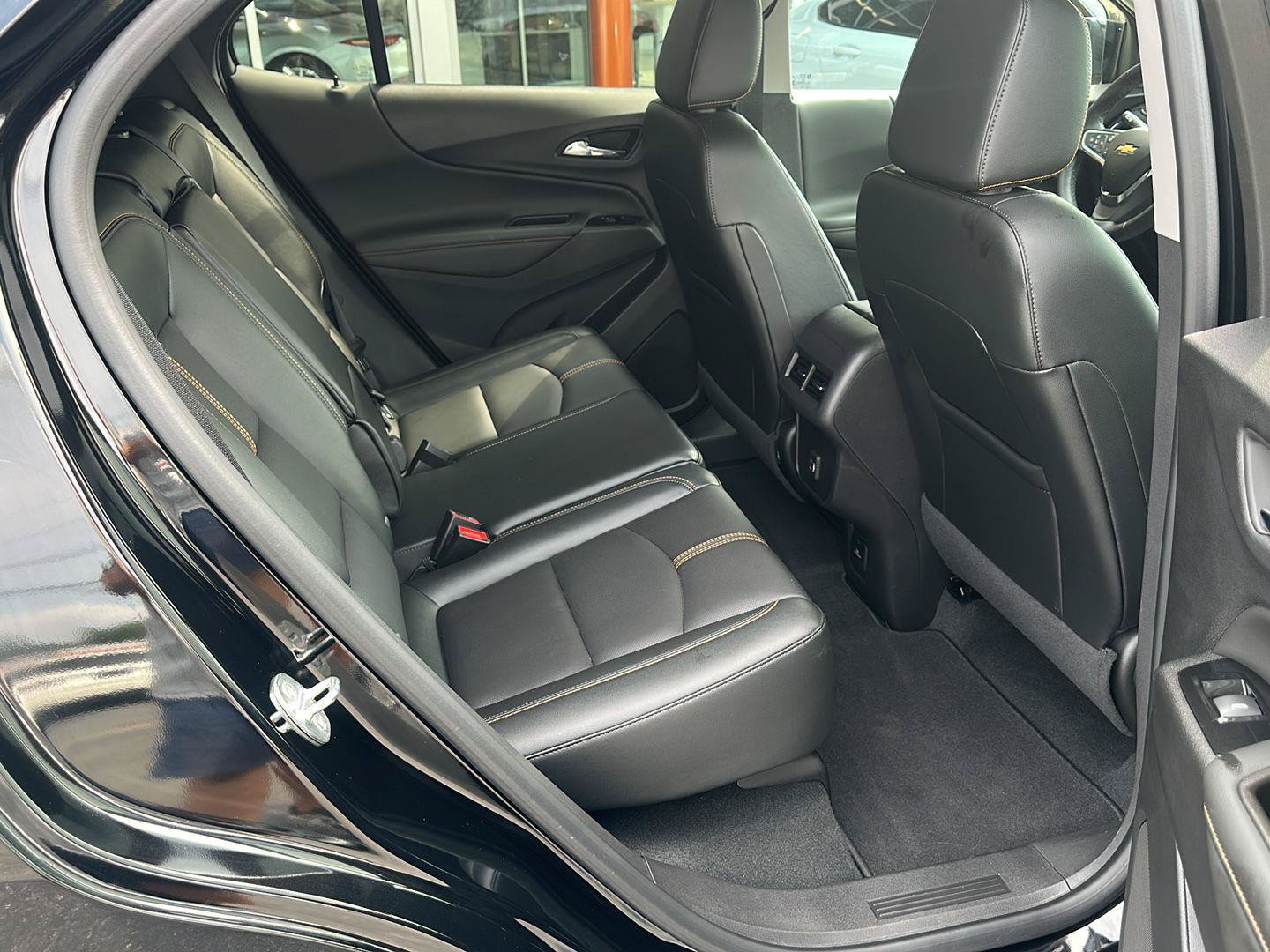 Used 2024 Chevrolet Equinox Premier FWD image 12