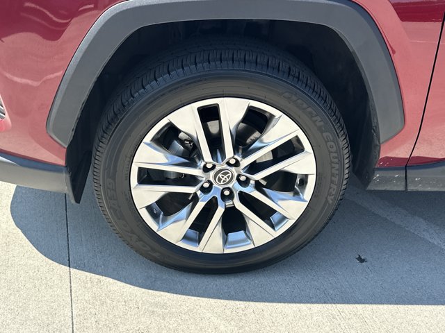 Used 2021 Toyota RAV4 XLE Premium FWD image 23