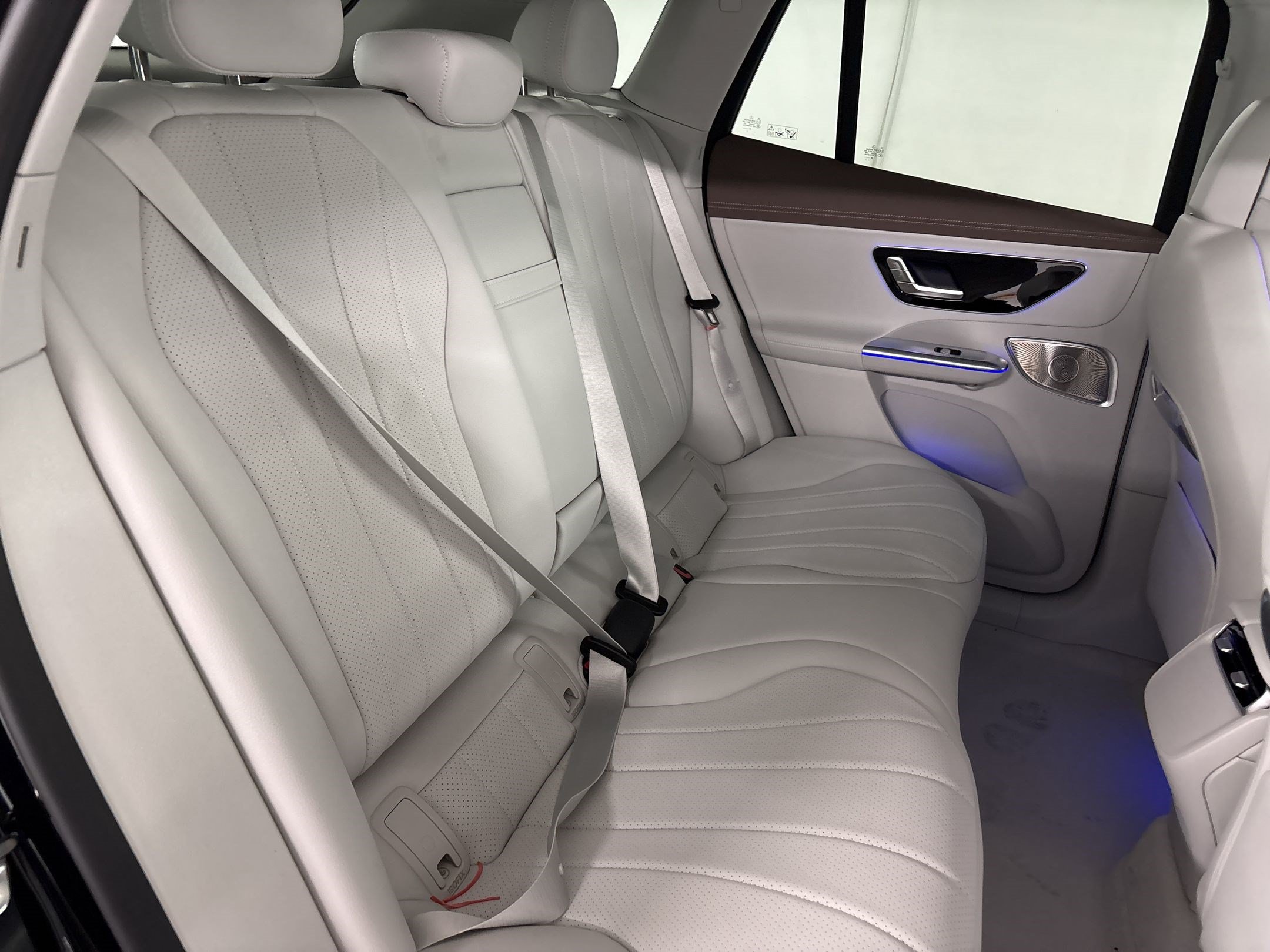 New 2026 Mercedes-Benz EQE 320 4MATIC SUV image 29
