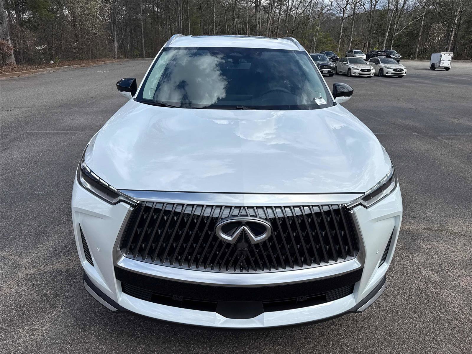 New 2026 INFINITI QX60 Luxe image 2