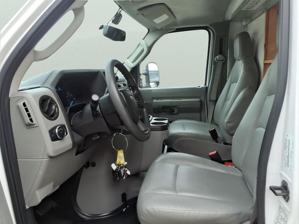 Used 2023 Ford E-450 and Econoline 450 Super Duty w/ Power Windows & Locks Group RWD image 19