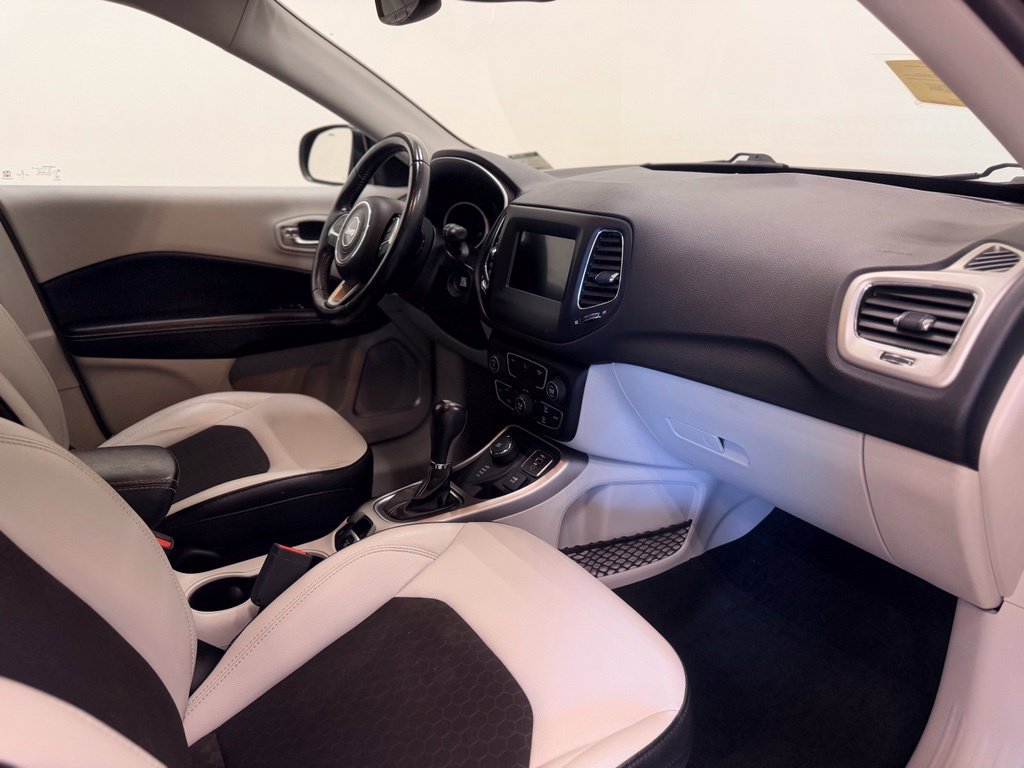 Used 2020 Jeep Compass Latitude w/ Popular Equipment Group AWD/4WD image 18
