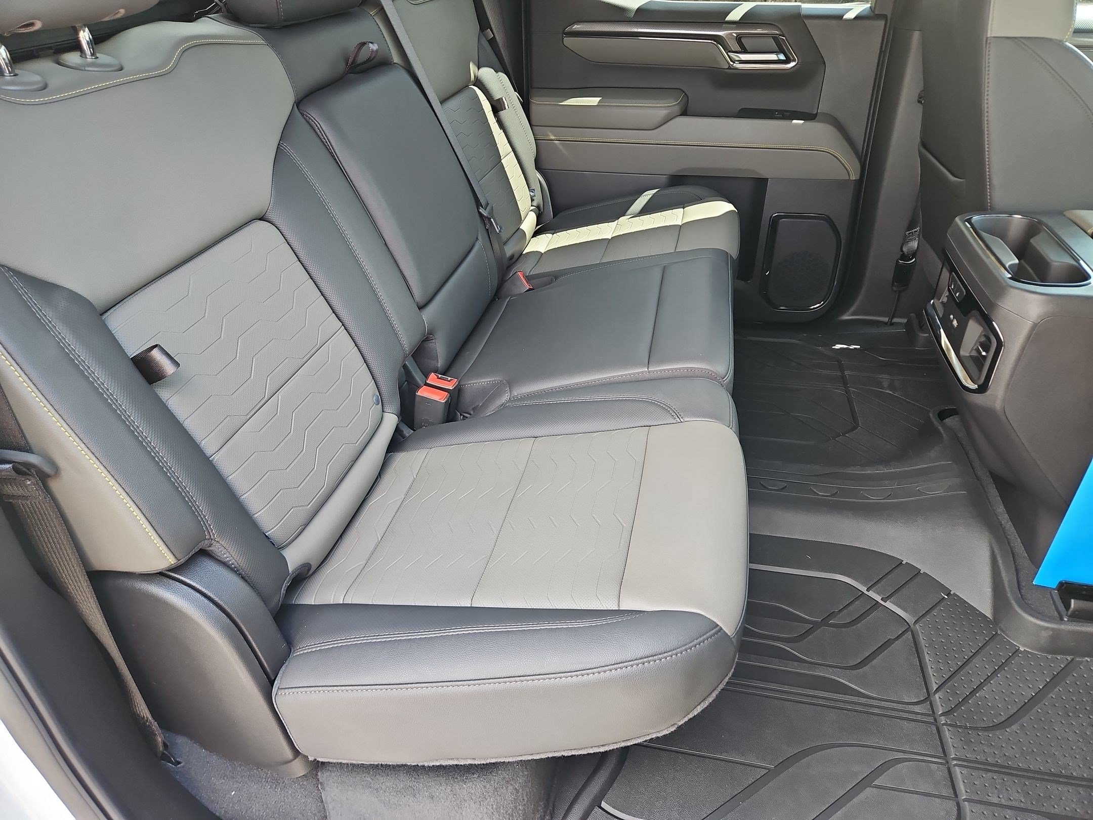 Used 2024 Chevrolet Silverado 1500 ZR2 w/ Technology Package AWD/4WD image 27