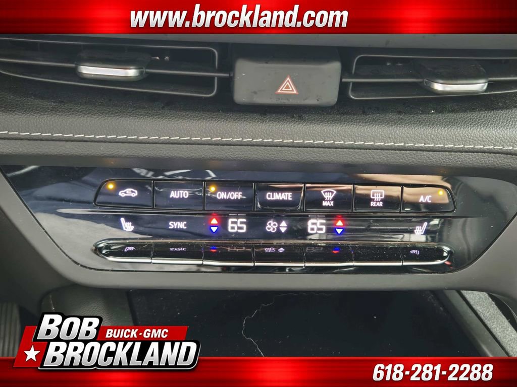 Used 2022 Buick Envision Essence w/ Technology Package I image 28