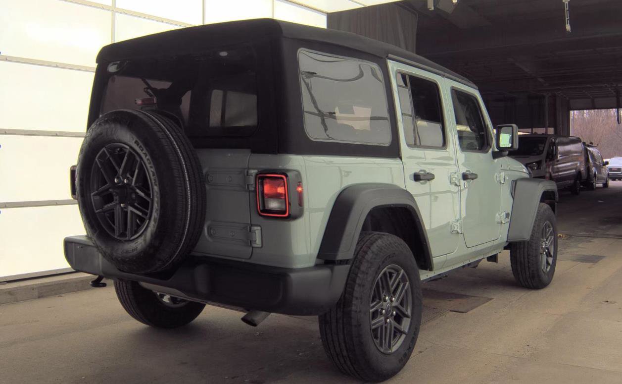 Used 2024 Jeep Wrangler Sport S image 4