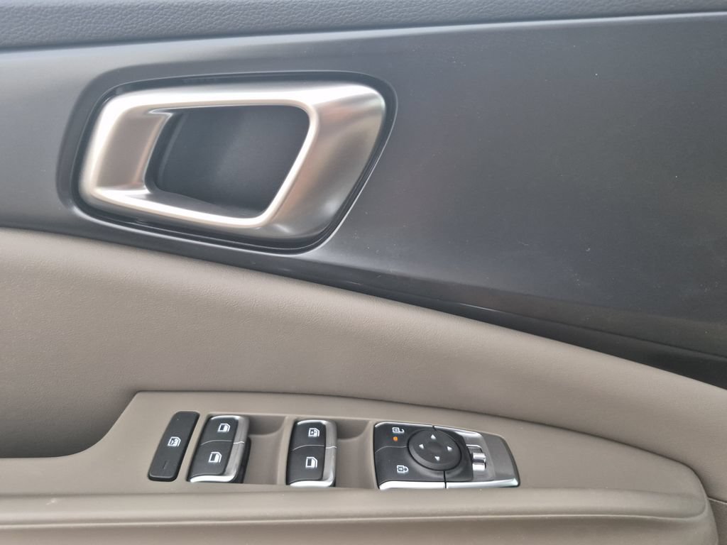 New 2026 Kia Carnival LX FWD image 7