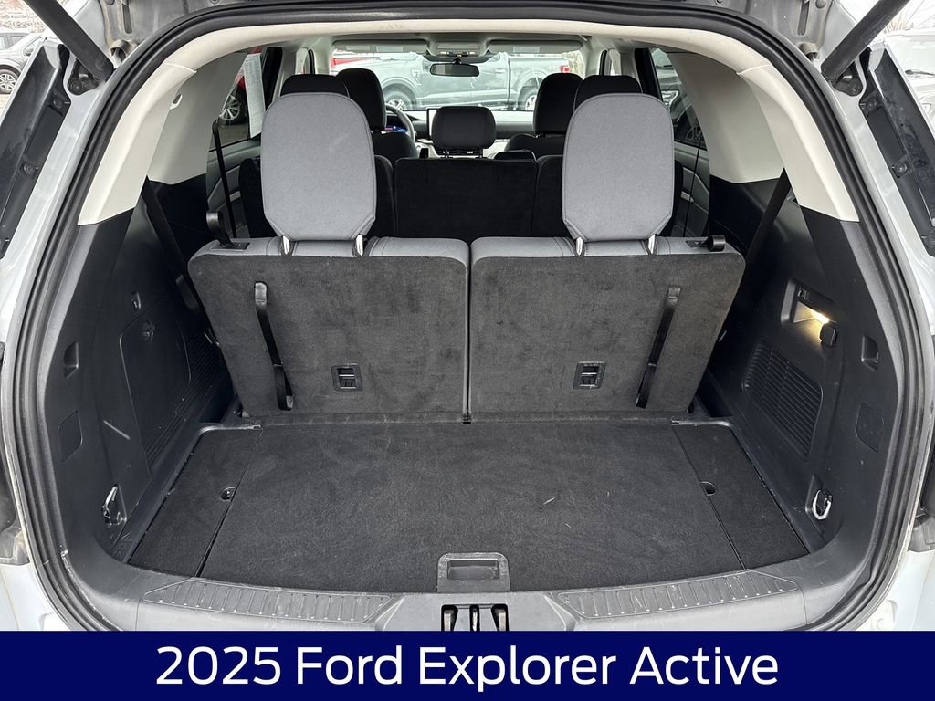Used 2025 Ford Explorer Active image 17