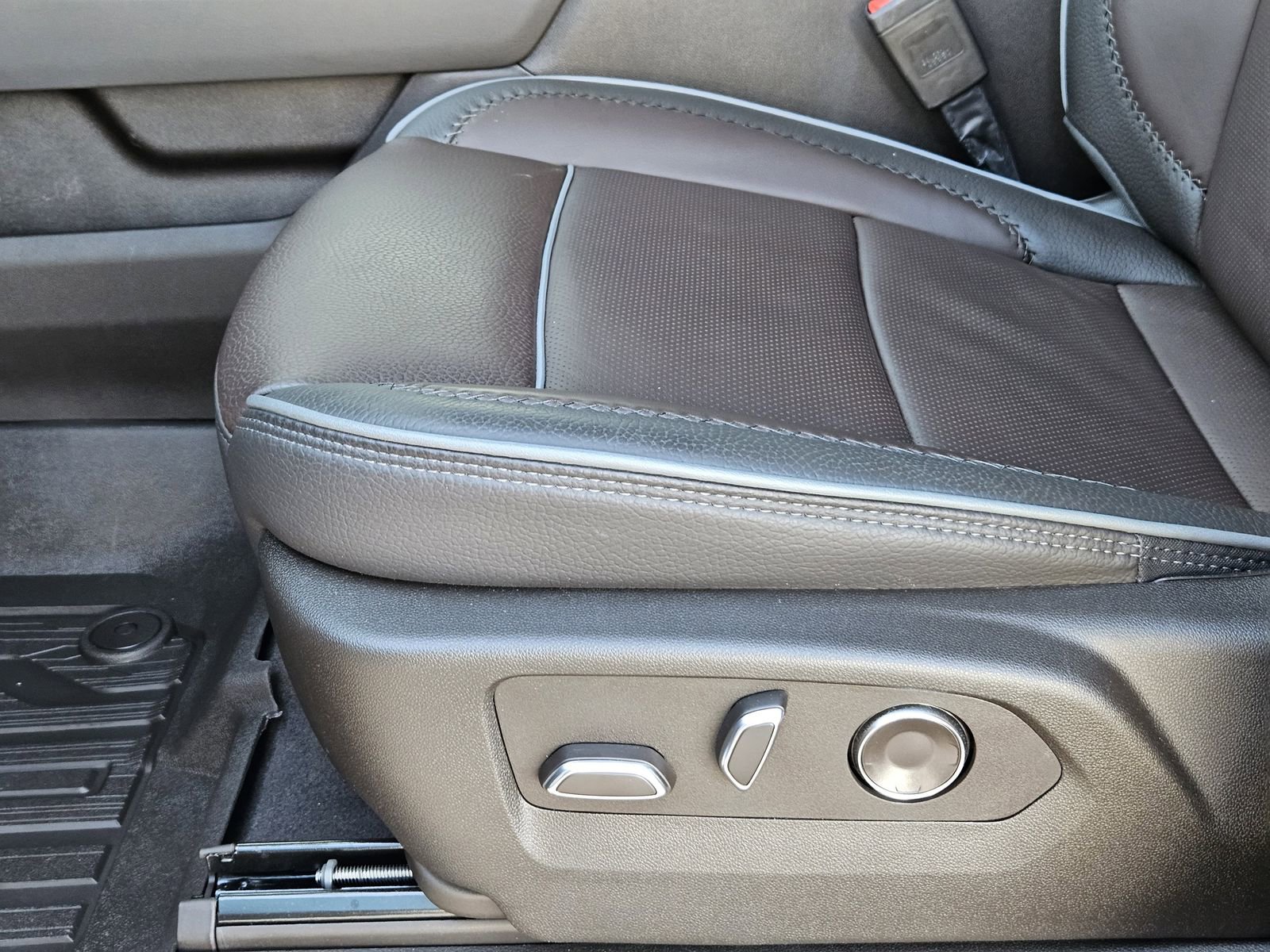 Used 2026 GMC Sierra 2500 Denali w/ Denali Reserve Package image 34