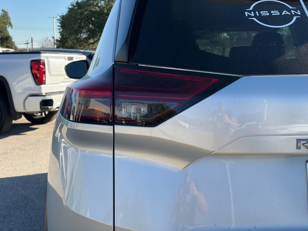 Certified 2025 Nissan Rogue S image 5