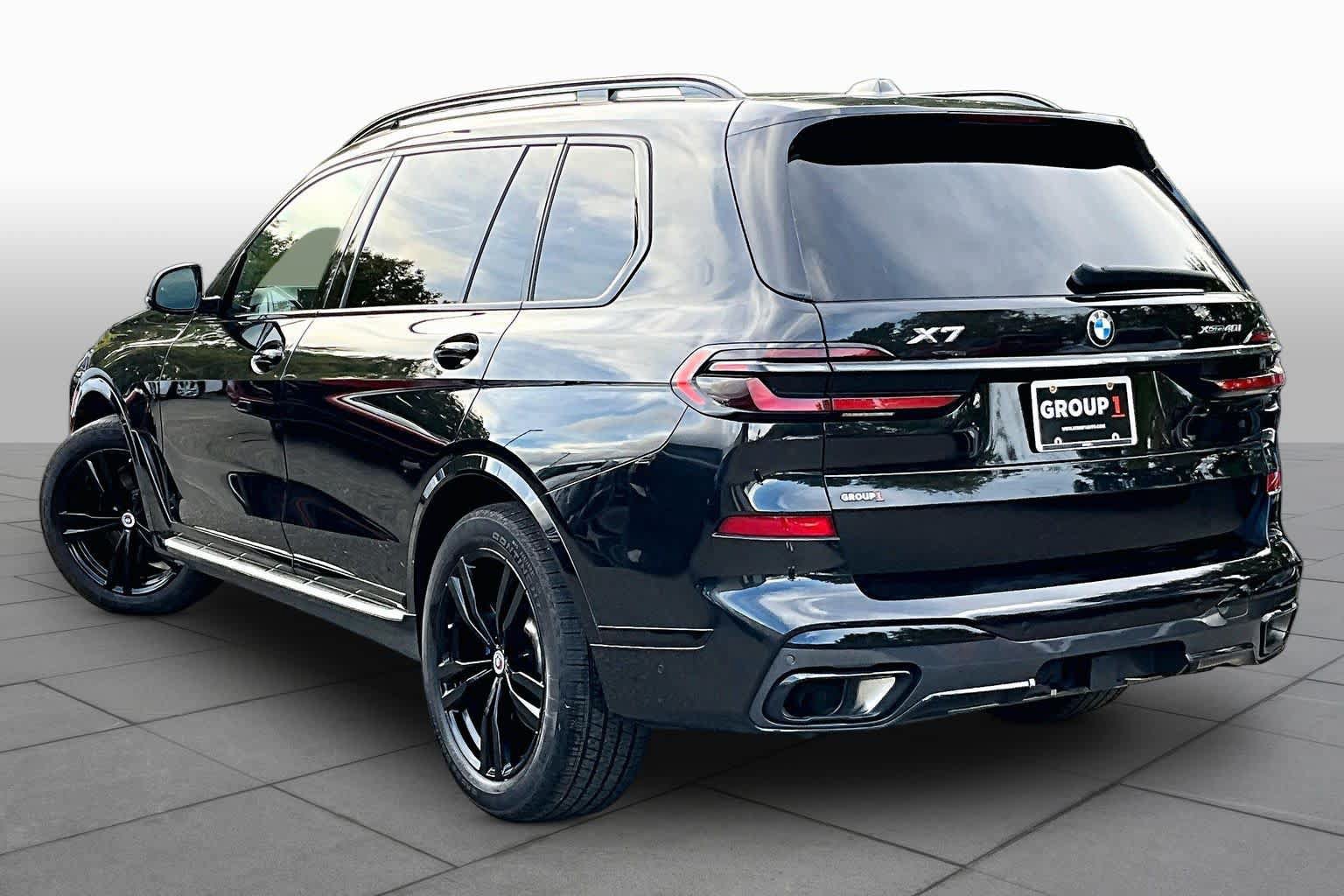 Used 2025 BMW X7 xDrive40i w/ M Sport Package AWD/4WD image 12