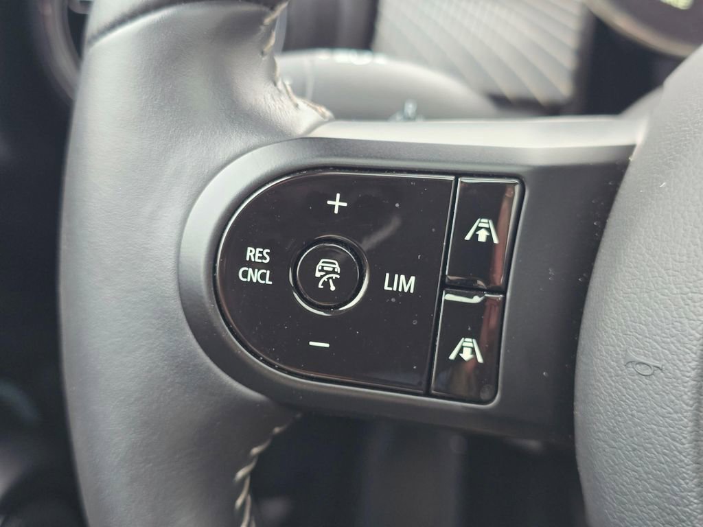 Used 2024 MINI Cooper SE w/ MINI Resolute Edition image 32