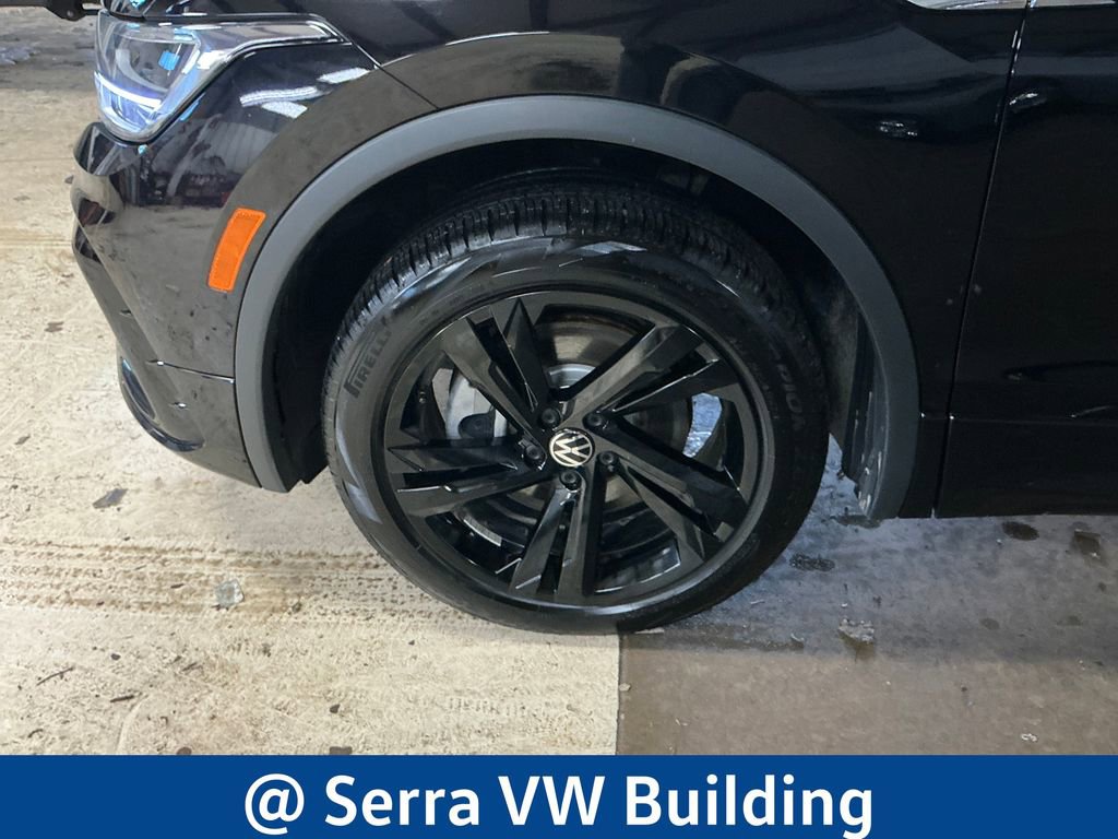 Used 2024 Volkswagen Tiguan SE R-Line AWD/4WD image 11