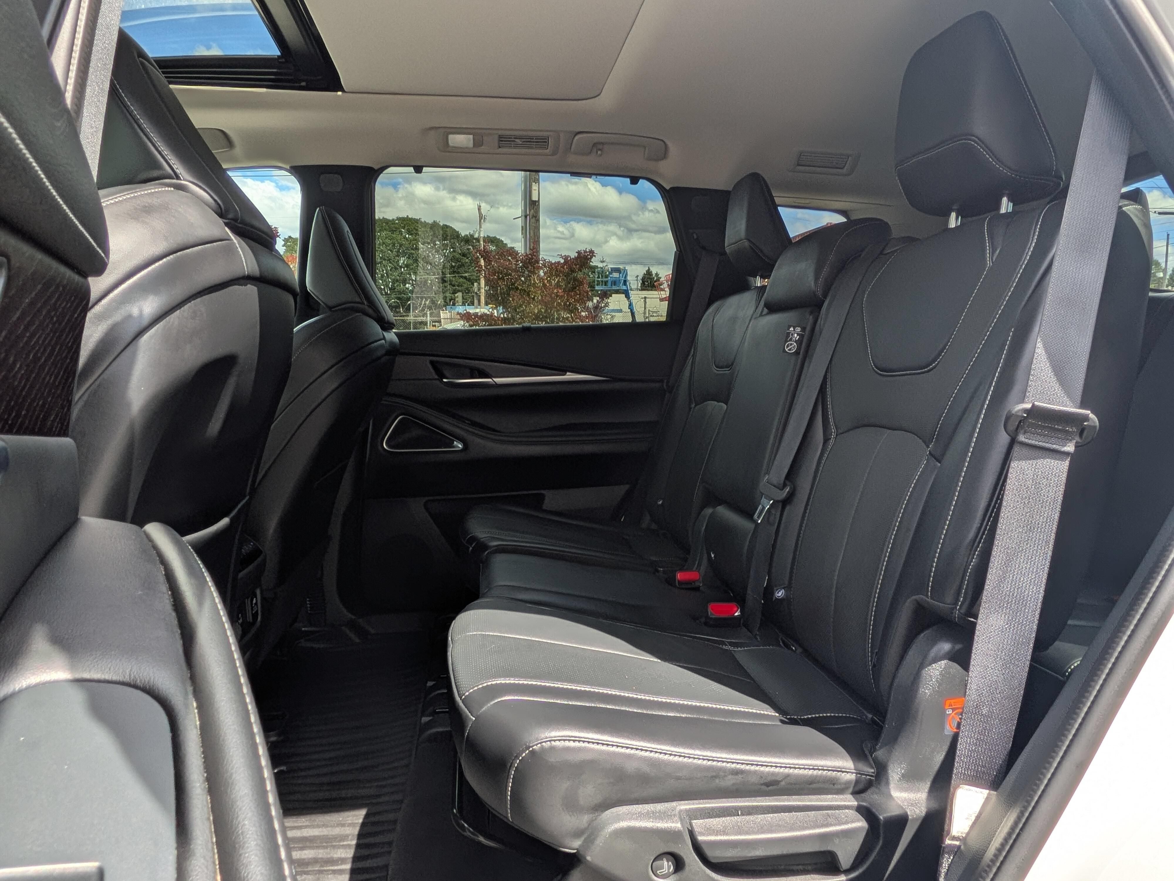 Used 2023 INFINITI QX60 Sensory AWD/4WD image 6