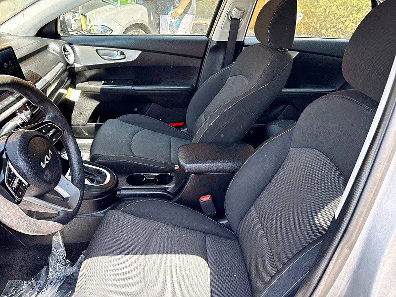 Used 2024 Kia Forte LXS FWD image 9