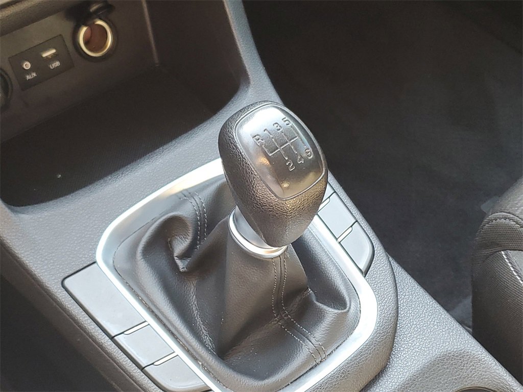 Used 2018 Hyundai Elantra GT image 27