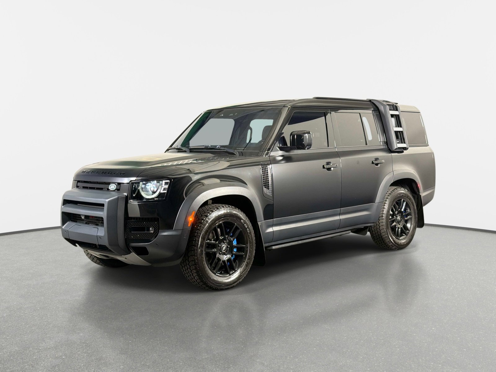 Used 2023 Land Rover Defender 130 SE AWD/4WD image 7
