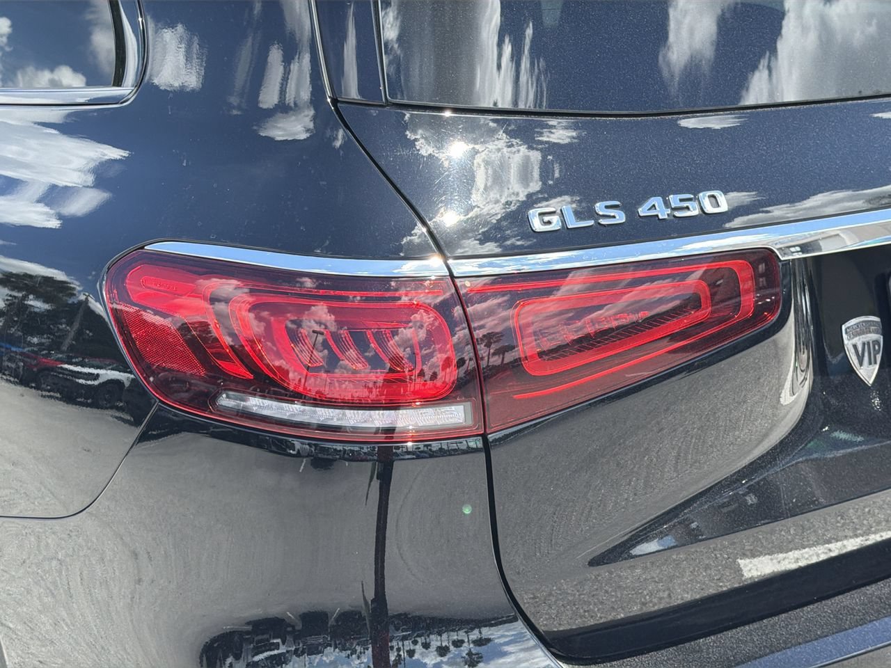 Used 2023 Mercedes-Benz GLS 450 4MATIC image 7