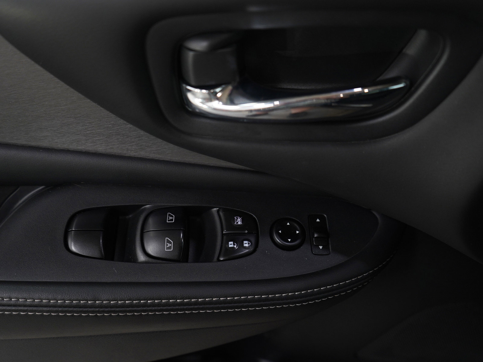 Used 2020 Nissan Murano SV AWD/4WD image 19