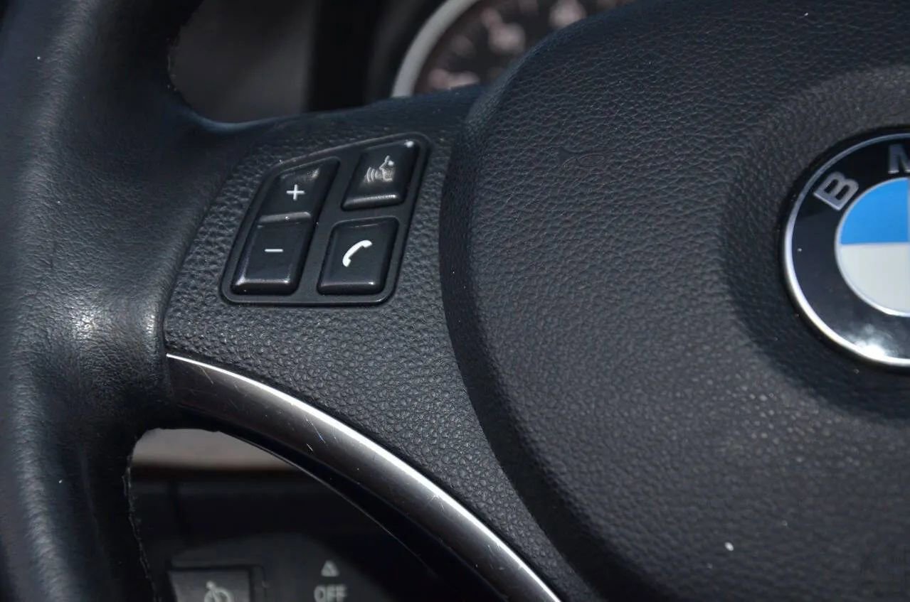 Used 2013 BMW 328i Convertible image 29