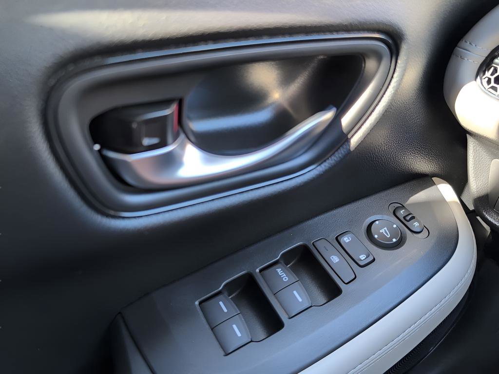 Certified 2026 Honda HR-V LX image 16