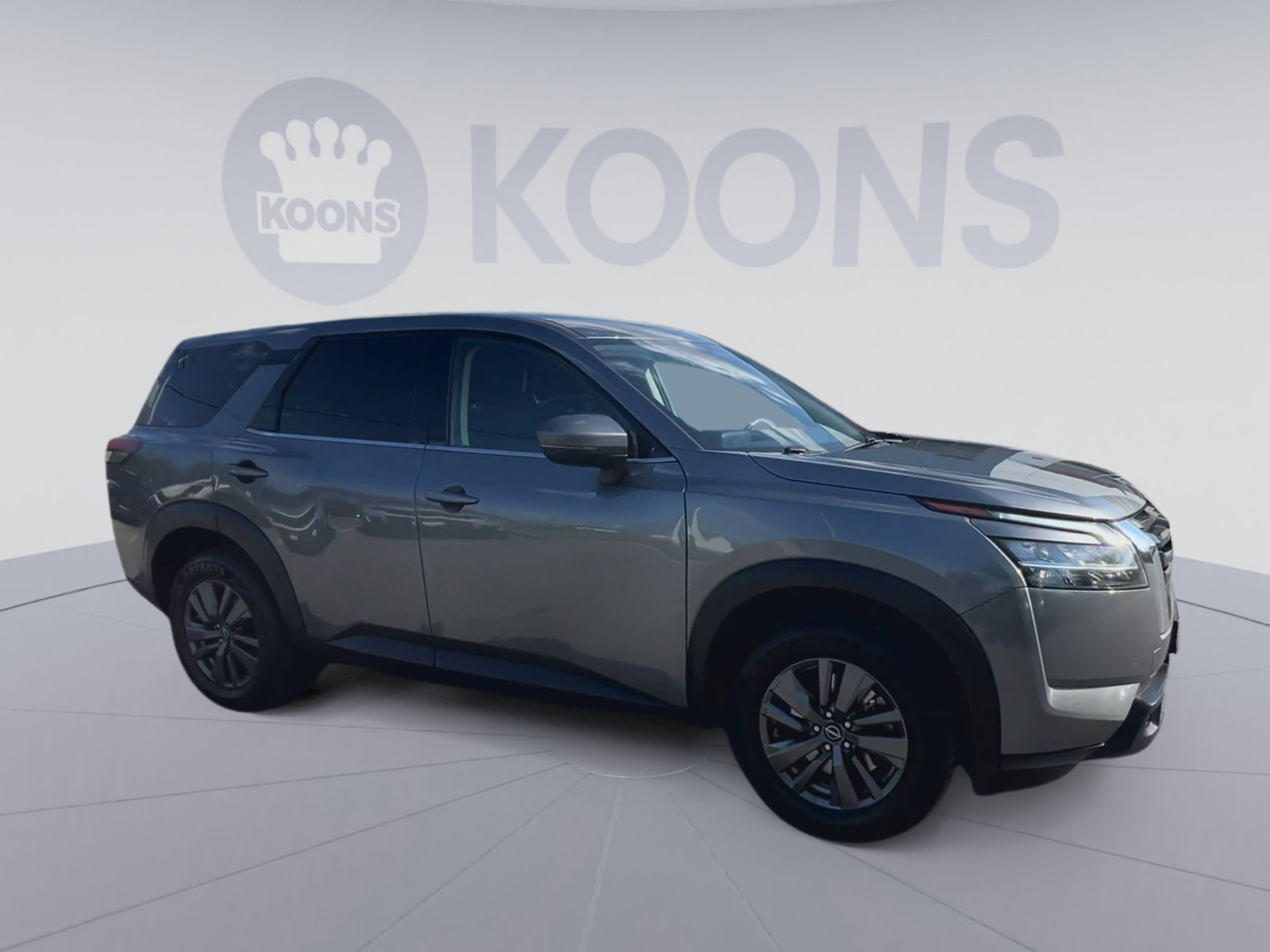 Used 2022 Nissan Pathfinder S AWD/4WD image 2