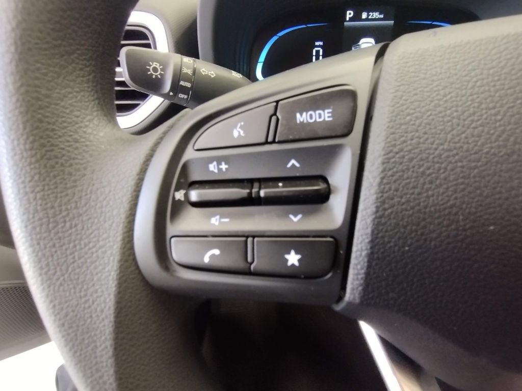 Certified 2026 Hyundai Venue SE FWD image 23