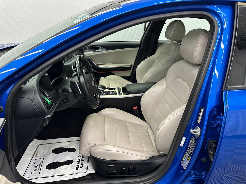 Used 2018 Kia Stinger GT2 image 9
