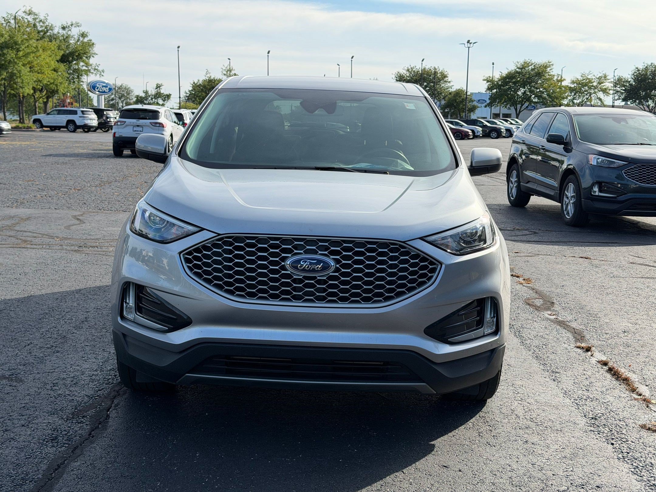 Used 2024 Ford Edge SEL w/ Convenience Package AWD/4WD image 4