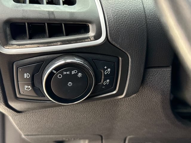 Used 2014 Ford Focus Titanium FWD image 30