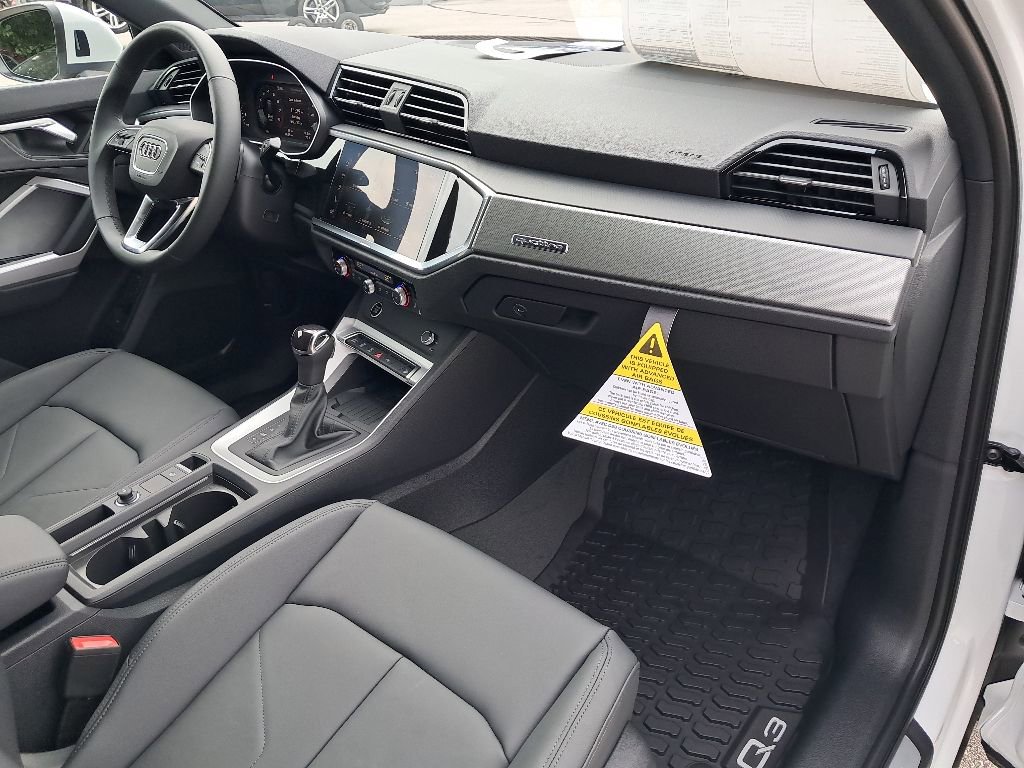New 2025 Audi Q3 2.0T Premium image 15